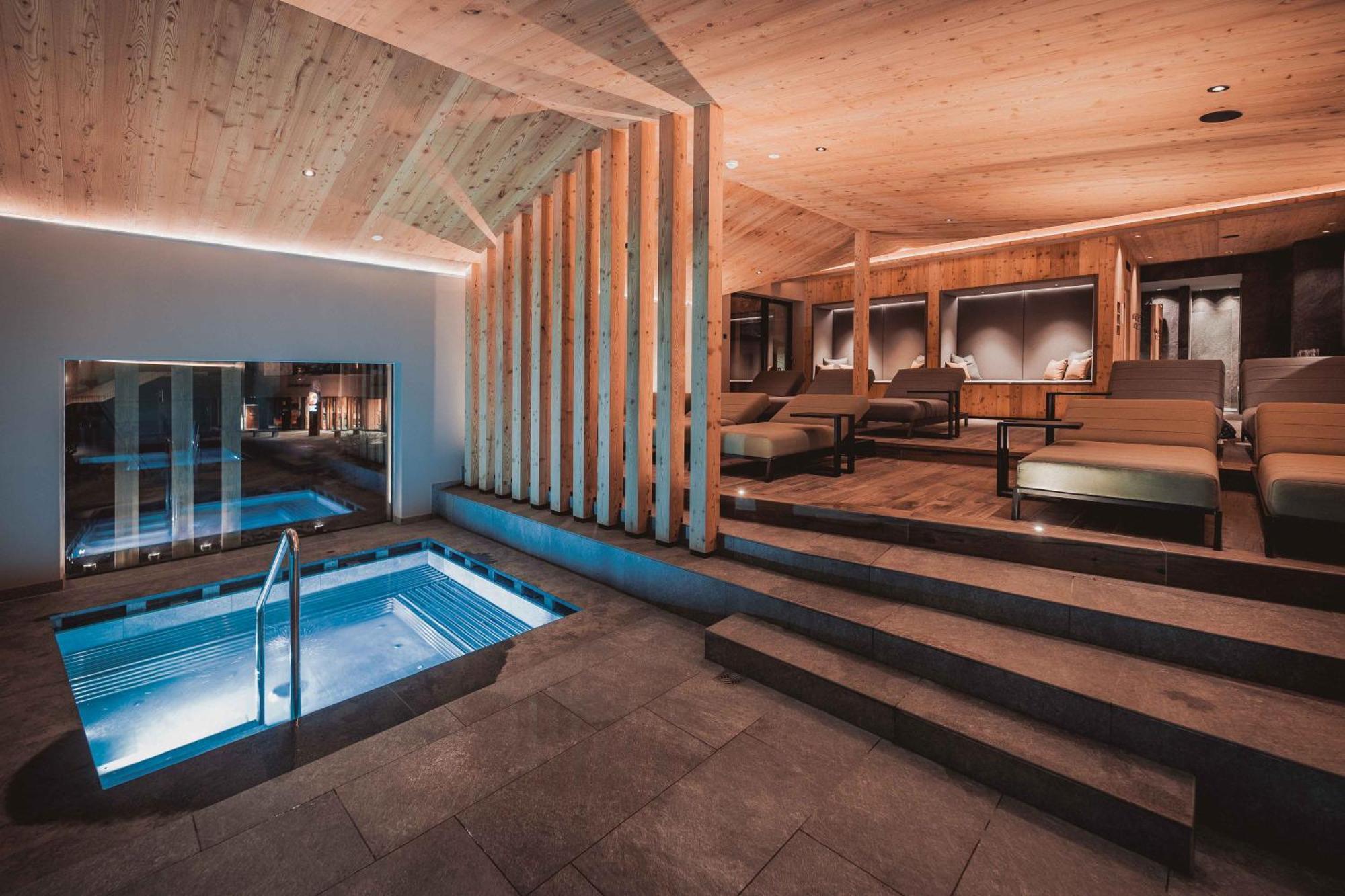Hotel Continental Dolomites Selva di Val Gardena Exterior foto