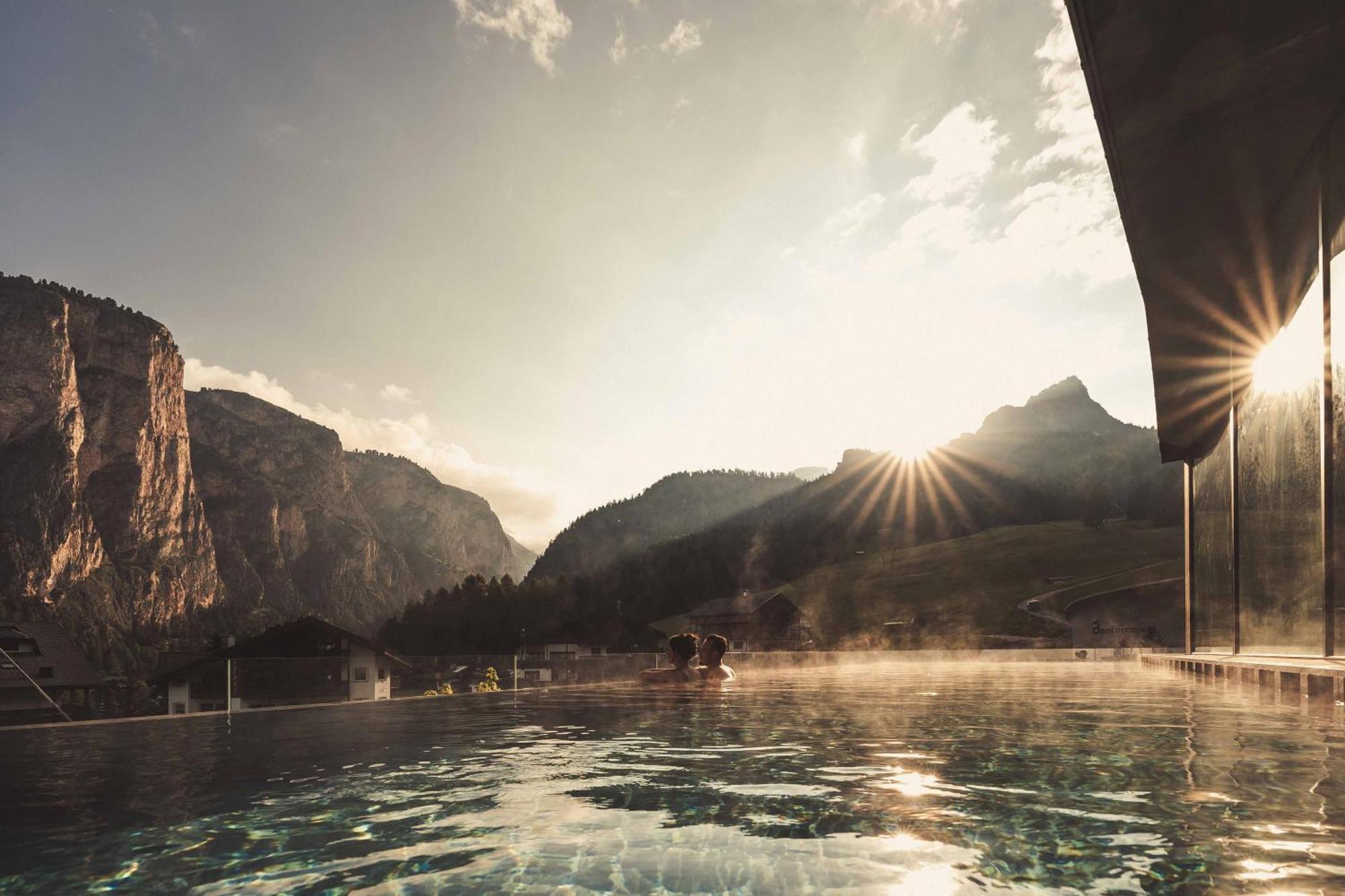 Hotel Continental Dolomites Selva di Val Gardena Exterior foto