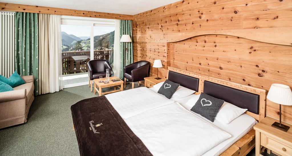 Hotel Continental Dolomites Selva di Val Gardena Exterior foto